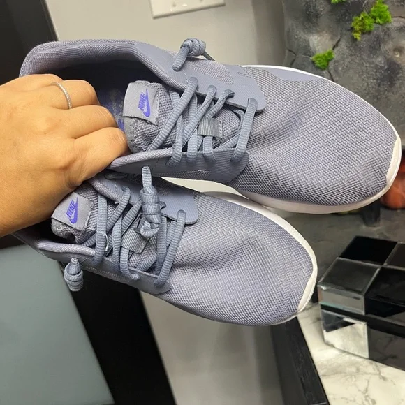 Nike Women's Athletic Shoes in Gray with Blue Accents - Picture 3 of 8